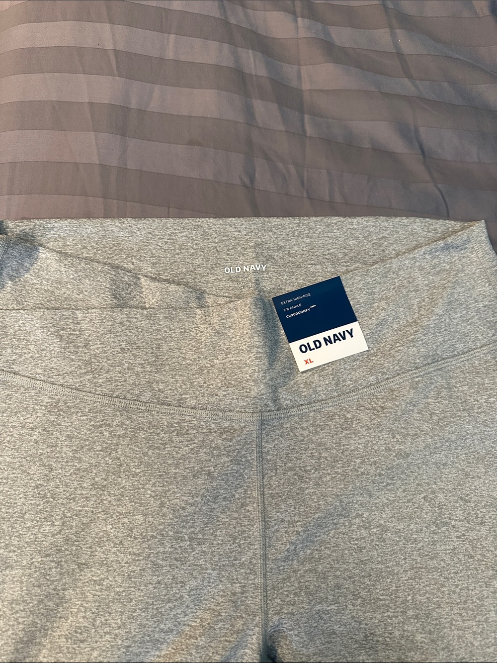 Old navy women’s leggings - Picture 3 of 3